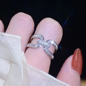 SILVER RING WITH ZIRCONIA OS SIZE